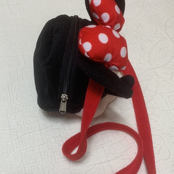 (2/$20) Minnie Mouse Plush Purse and Mini Pillow Pet - Picture 14 of 16